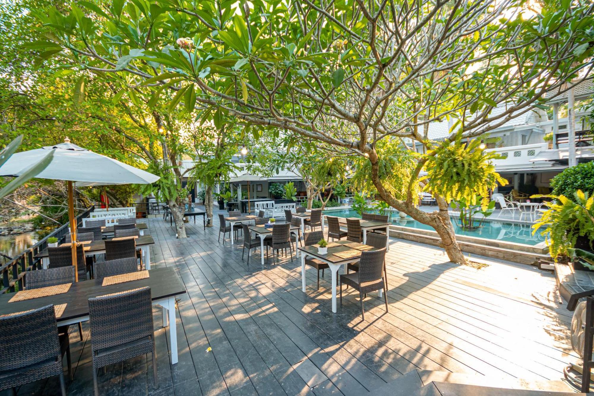 Zantiis Ndol Villas Muak Lek Exteriör bild